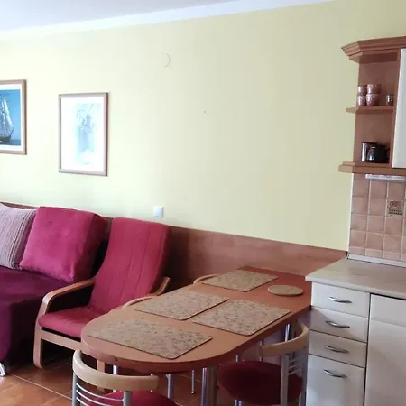 Agnes - Koezvetlen Balaton-parti Szallashely Balatonboglár