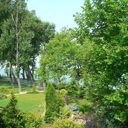 Apartment Agnes - Koezvetlen Balaton-parti Szallashely Balatonboglar