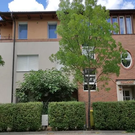 Agnes - Koezvetlen Balaton-parti Szallashely