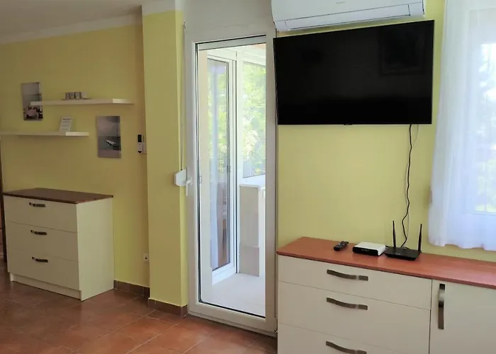 Agnes - Koezvetlen Balaton-parti Szallashely