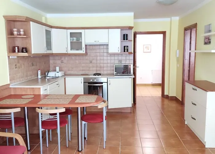 Agnes - Koezvetlen Balaton-parti Szallashely